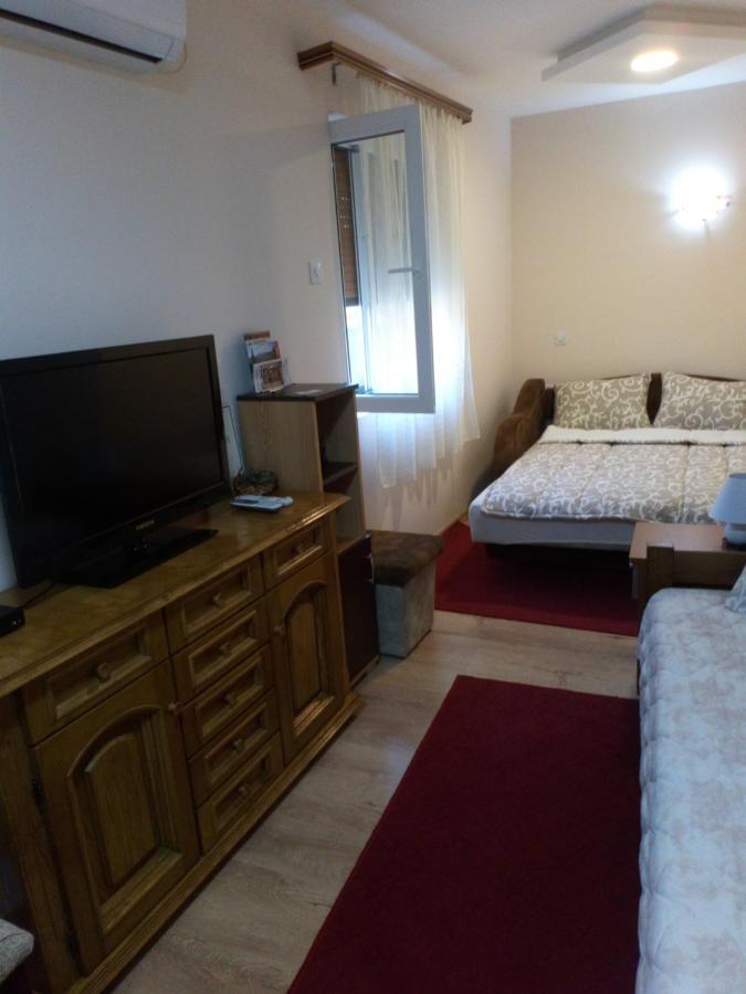 Guest House Green View Pirot Esterno foto