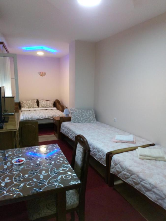 Guest House Green View Pirot Esterno foto
