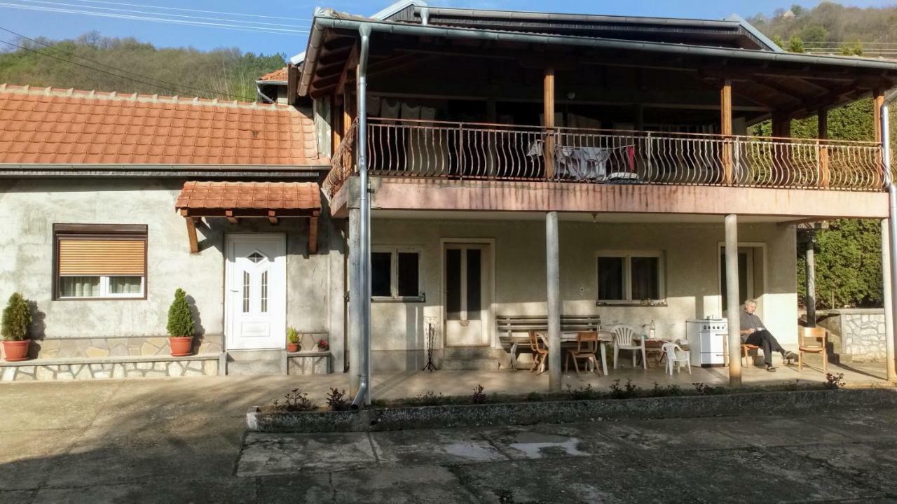 Guest House Green View Pirot Esterno foto